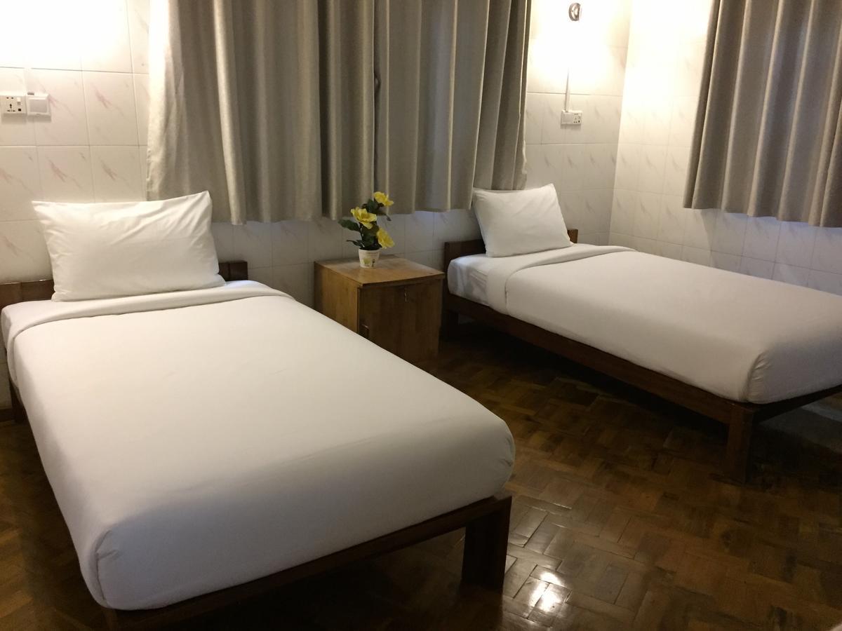 Celia Hostel Μανταλέι Εξωτερικό φωτογραφία