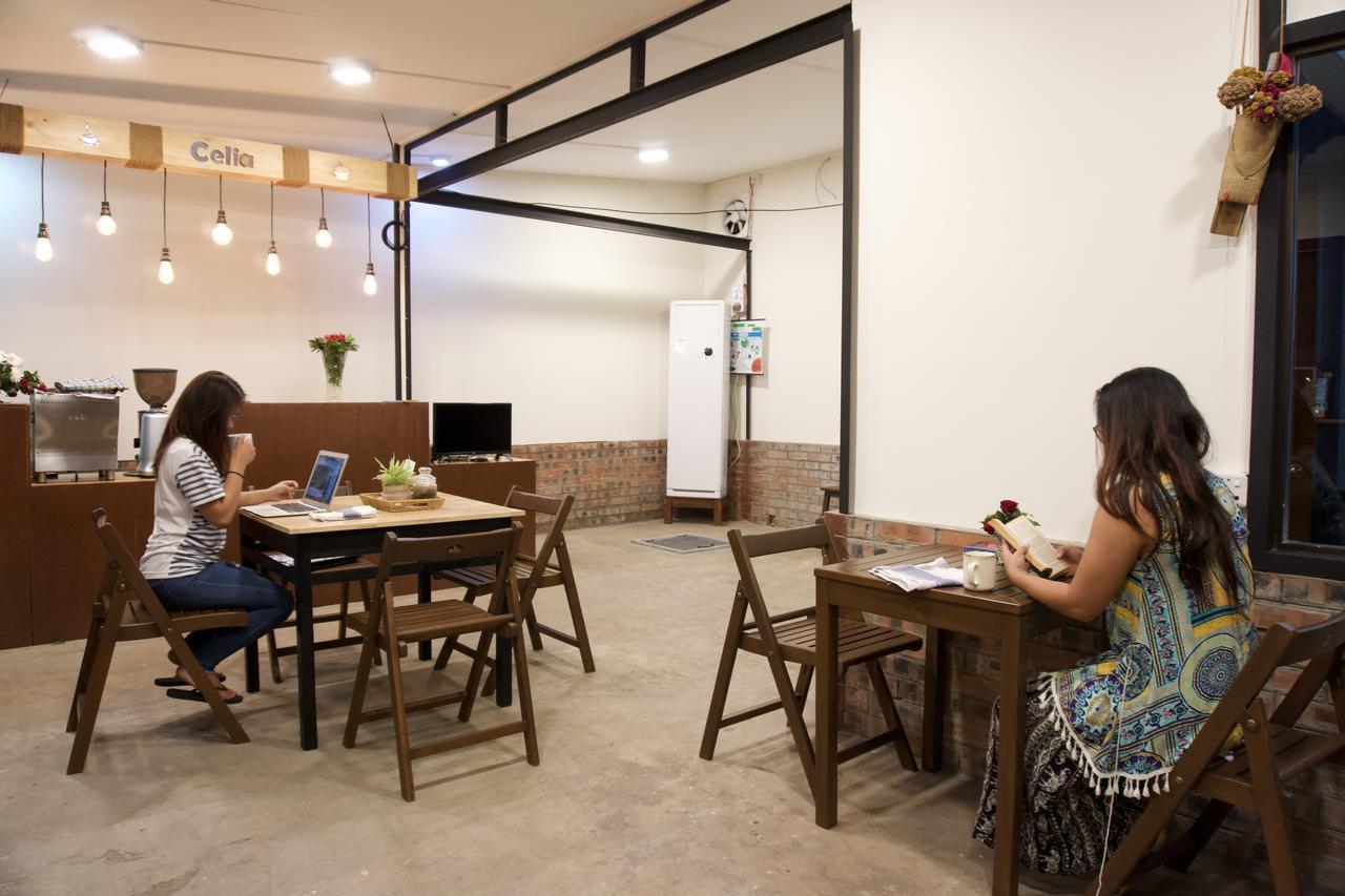 Celia Hostel Μανταλέι Εξωτερικό φωτογραφία