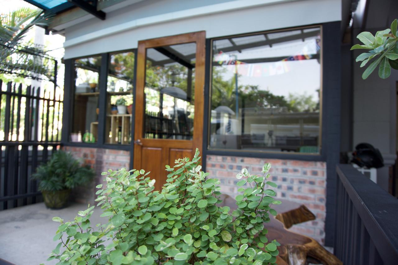 Celia Hostel Μανταλέι Εξωτερικό φωτογραφία