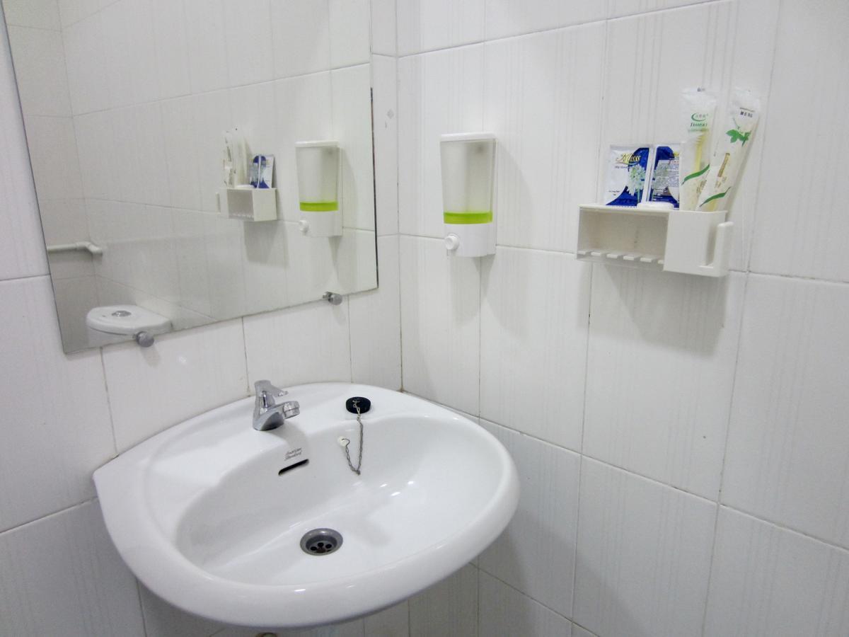 Celia Hostel Μανταλέι Εξωτερικό φωτογραφία