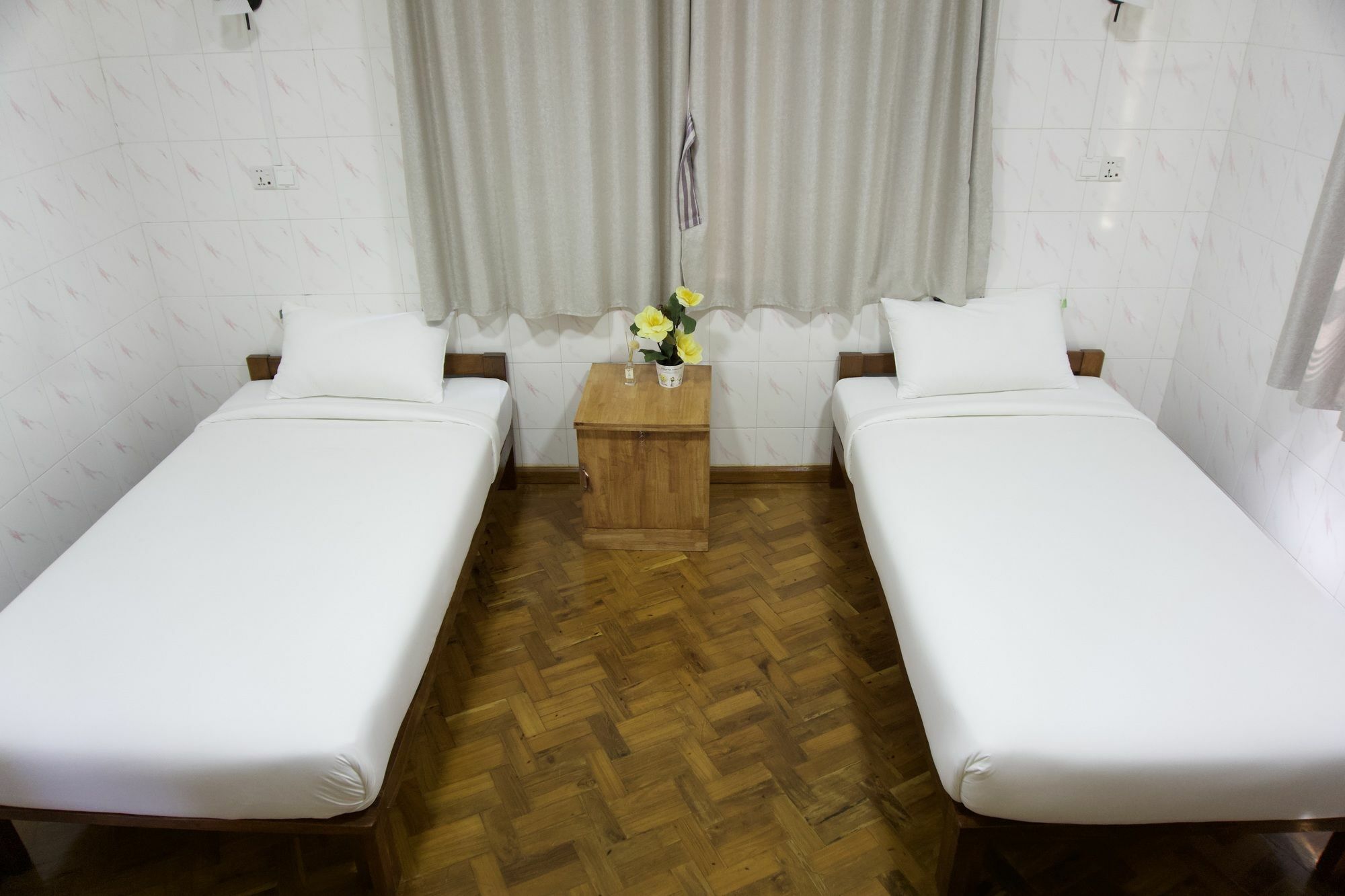 Celia Hostel Μανταλέι Εξωτερικό φωτογραφία