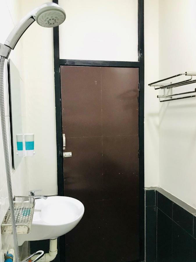 Celia Hostel Μανταλέι Εξωτερικό φωτογραφία
