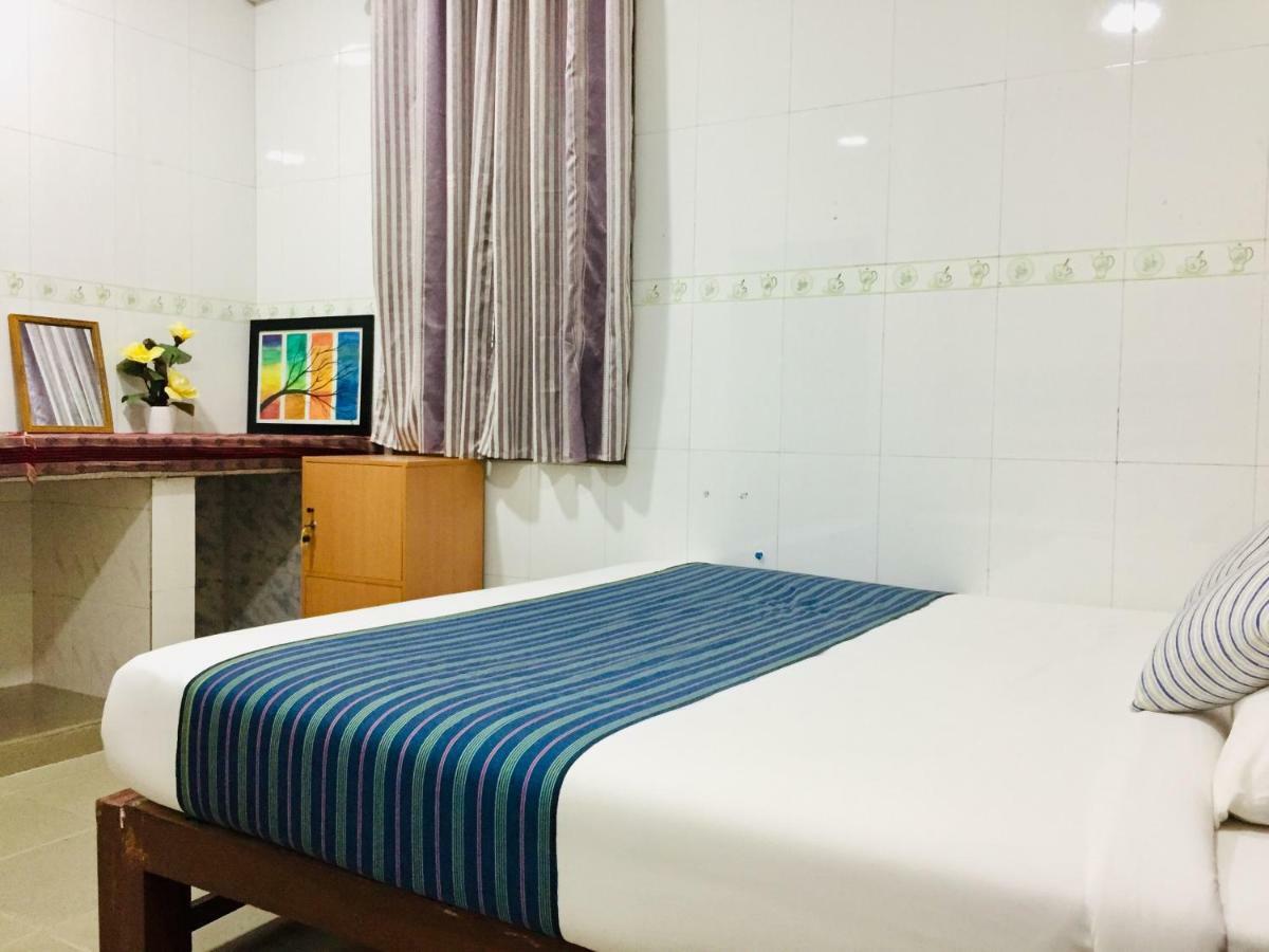 Celia Hostel Μανταλέι Εξωτερικό φωτογραφία